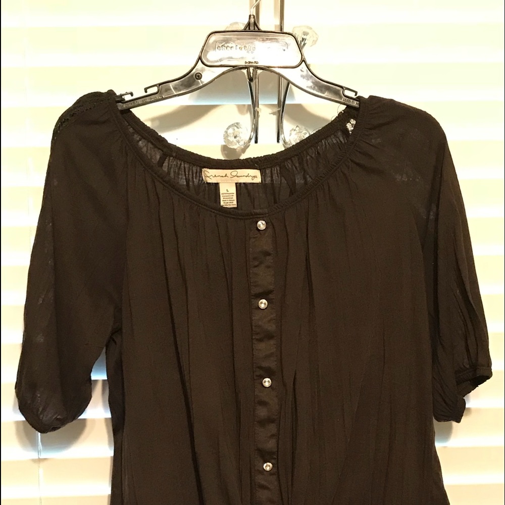 Brown top with lace on sleeves